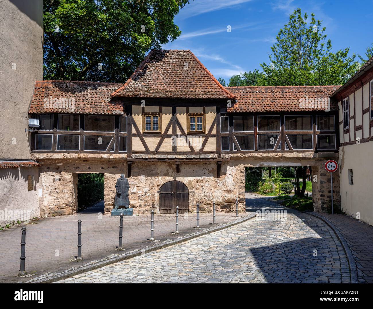 Porta storica della città chiamata Schnaitberger Tor ad Ansbach Foto Stock
