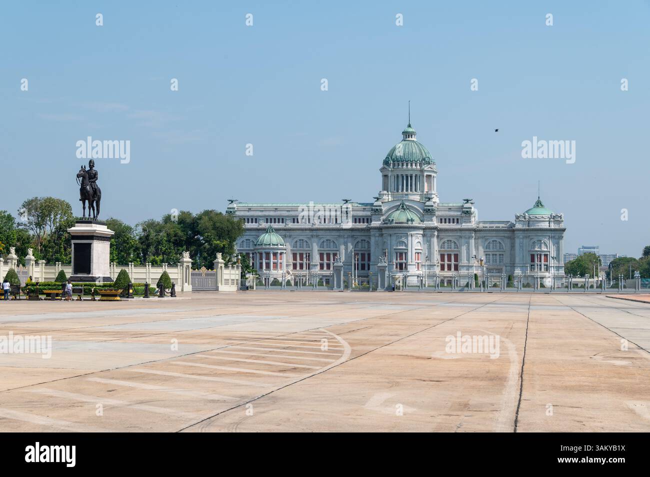 L'Ananta Samakhom Throne Hall è una sala di ricevimento reale nel Palazzo Dusit a Bangkok, Thailandia. È ancora utilizzato per visite di stato e funzioni reali Foto Stock