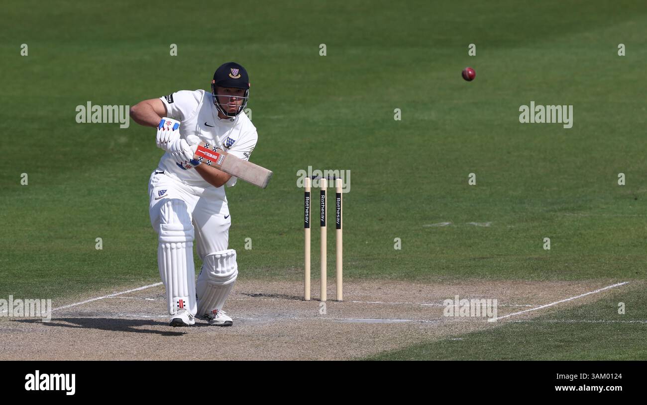 Hove, Regno Unito. 13 aprile 2025. Sussex ha battuto Tom Clark durante il terzo giorno del Rothesay County Championship Division 1 match tra Sussex e Somerset al 1st Central County Ground, Hove. Crediti: James Boardman/Alamy Live News Foto Stock