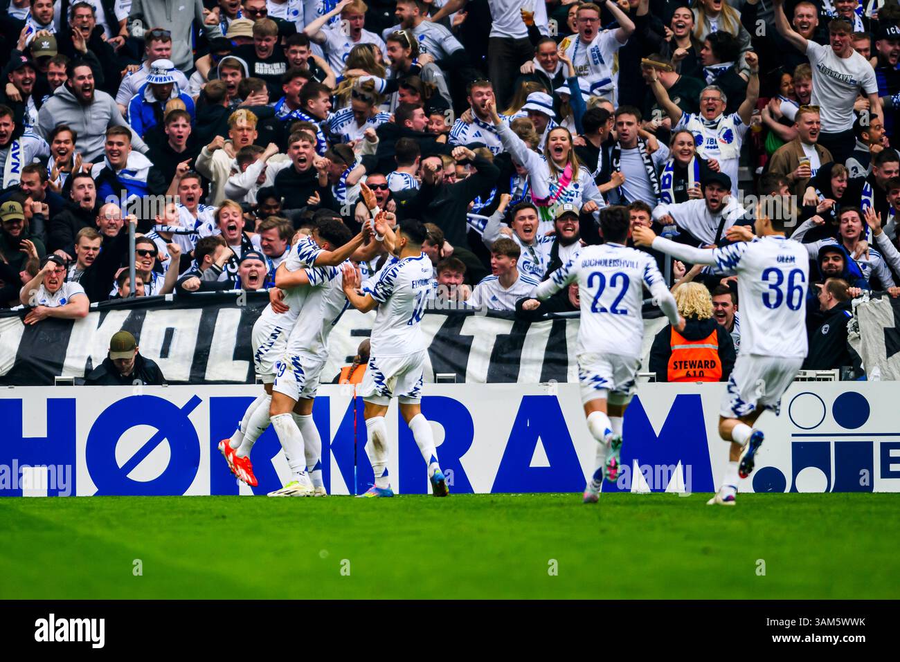 Punteggio FCK fejre. Mesterskabsspillet - Superliga: FC København vs Brøndby IF - 13.04.2025. København, Danmark. 13 aprile 2025. Regno Unito: Superliga: FC Foto Stock