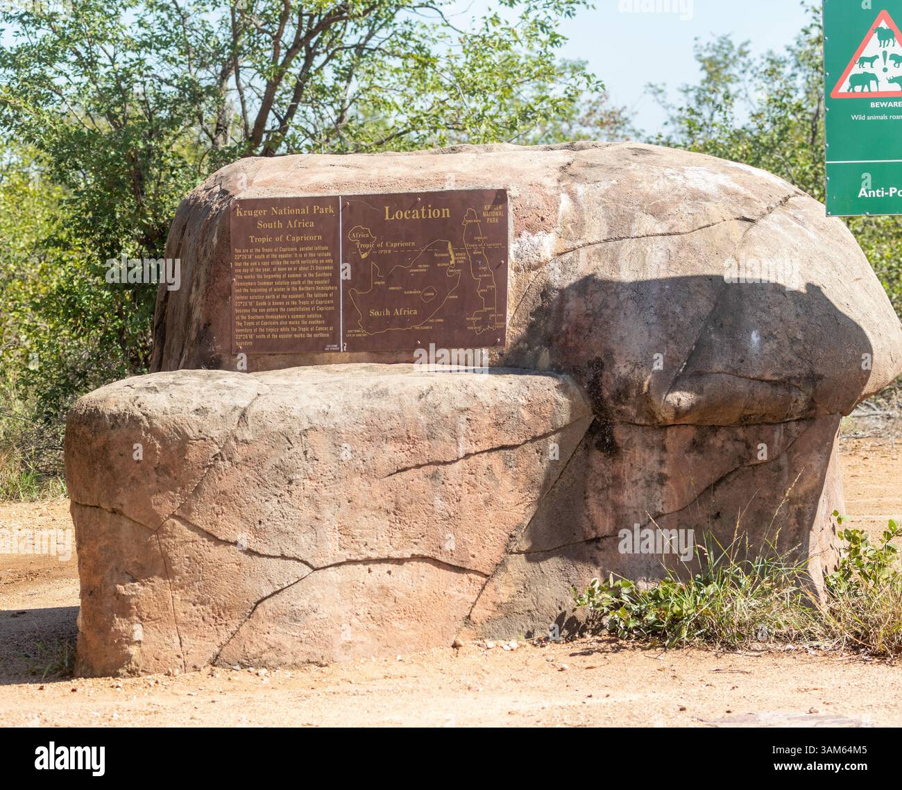 Il cartello e il cartello per il Triopc del Capricorno, il Parco Nazionale di Kruger, Limpopo, Sudafrica Foto Stock