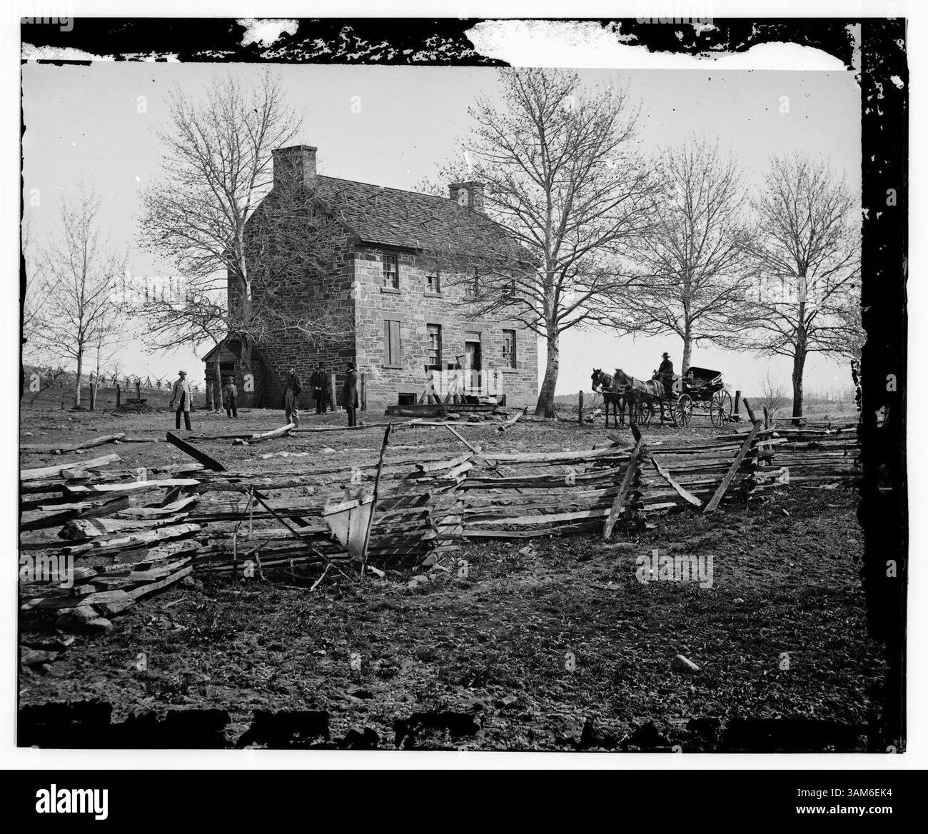 9 settembre 2005 - Stati Uniti - KRT TRAVEL STORY SLUGGED: UST-ROUTE15 KRT PHOTOGRAPHY DI GEORGE N. BARNARD/MATTHEWS HOUSE- LIBRARY OF CONGRESS VIA PHILADELPHIA INQUIRER (17 ottobre) The Matthews House, nel 1862, pochi mesi dopo la battaglia di Bull Run, in cui è servito come ospedale da campo dell'Unione. (lde) 2005. (Immagine di credito: © George N. Barnard/mct/ZUMAPRESS.com) Foto Stock