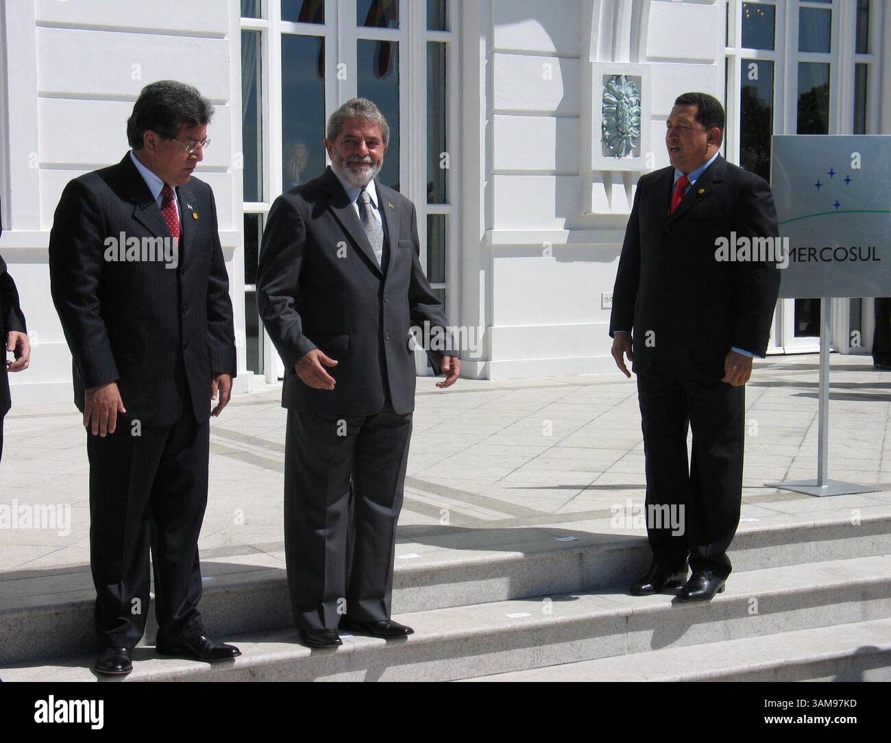 19 gennaio 2007 - Stati Uniti - il presidente paraguaiano Nicanor Duarte Frutos, a sinistra, il presidente brasiliano Luiz Inacio Lula da Silva e il presidente venezuelano Hugo Chavez si sono posi per una foto in occasione di una riunione al vertice del blocco commerciale del Mercosur a Rio de Janeiro, Brasile, venerdì 19 gennaio 2007. (Jack Chang/MCT) (immagine di credito: © Jack Chang/mct/ZUMAPRESS.com) Foto Stock
