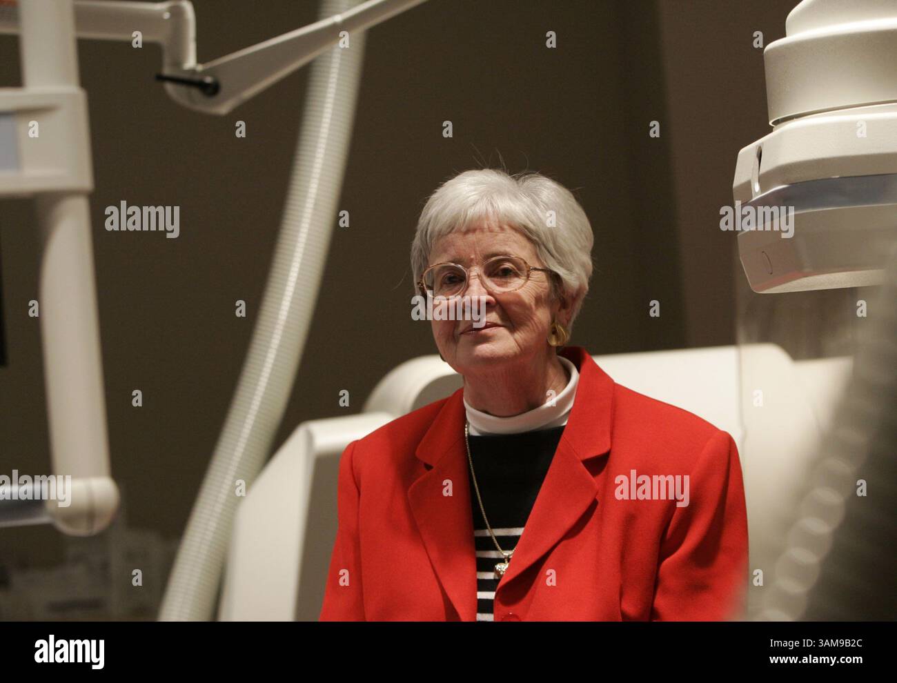 31 gennaio 2007 - Stati Uniti - Violet Goodman, raffigurata in un laboratorio di cateteri al Central Baptist Hospital di Lexington, Kentucky, 31 gennaio 2007, ha avuto un caso molto insolito di battito cardiaco irregolare che è stato aggravato ogni volta che parlava. I medici del Central Baptist hanno aiutato Goodman quest'estate dopo una procedura di ablazione cardiaca ha corretto il problema. (David Stephenson/Lexington Herald-leader/MCT) (immagine di credito: © David Stephenson/mct/ZUMAPRESS.com) Foto Stock