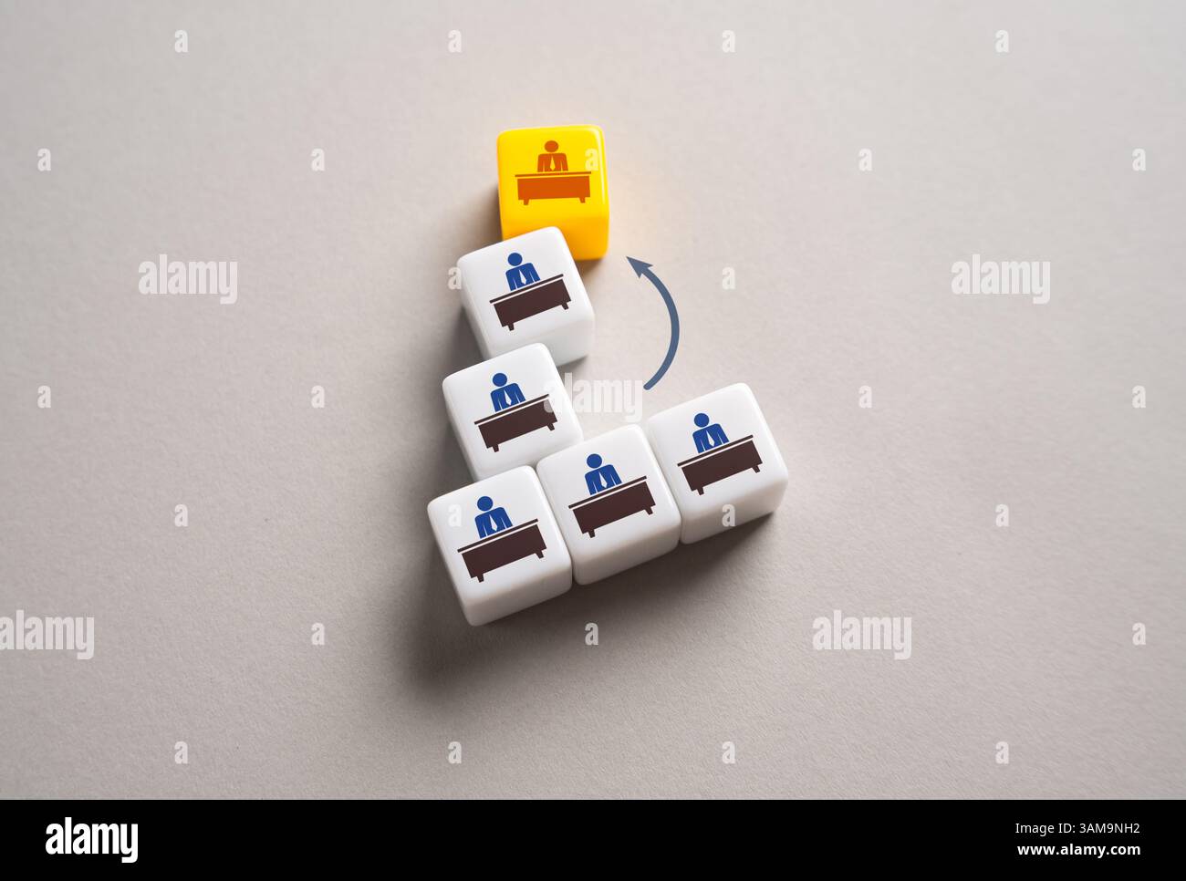 Nomina di un nuovo capo da parte dei dirigenti di livello intermedio. Un colpo di potere all'interno di una struttura governativa o di una società commerciale. Transizioni di leadership, e inesistenti Foto Stock