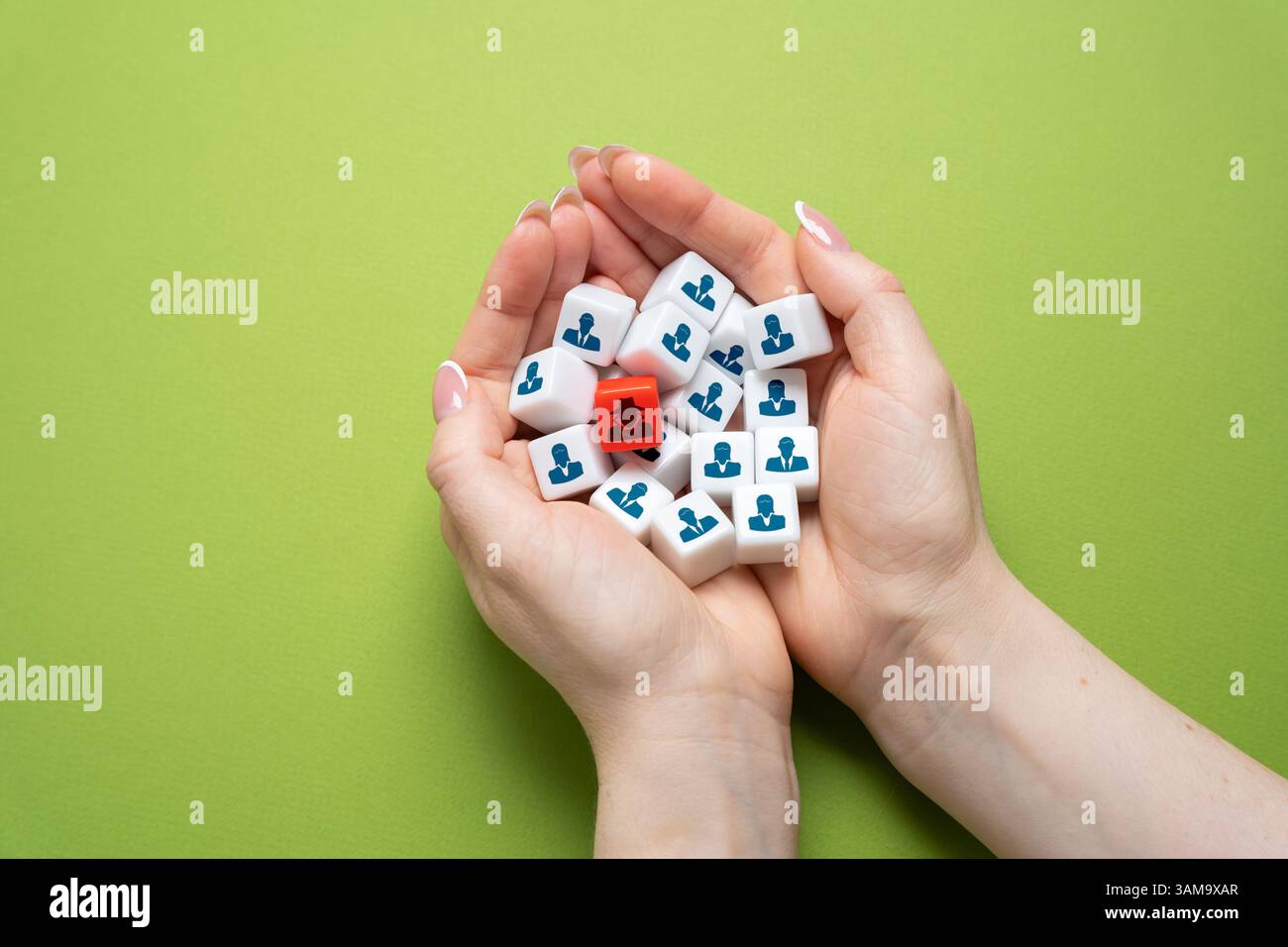 Spie e agenti di concorrenti tra il personale. Identificare moli o addetti interni. Gli informatori diffondono dati sensibili. Protegge la proprietà intellettuale e la comp Foto Stock