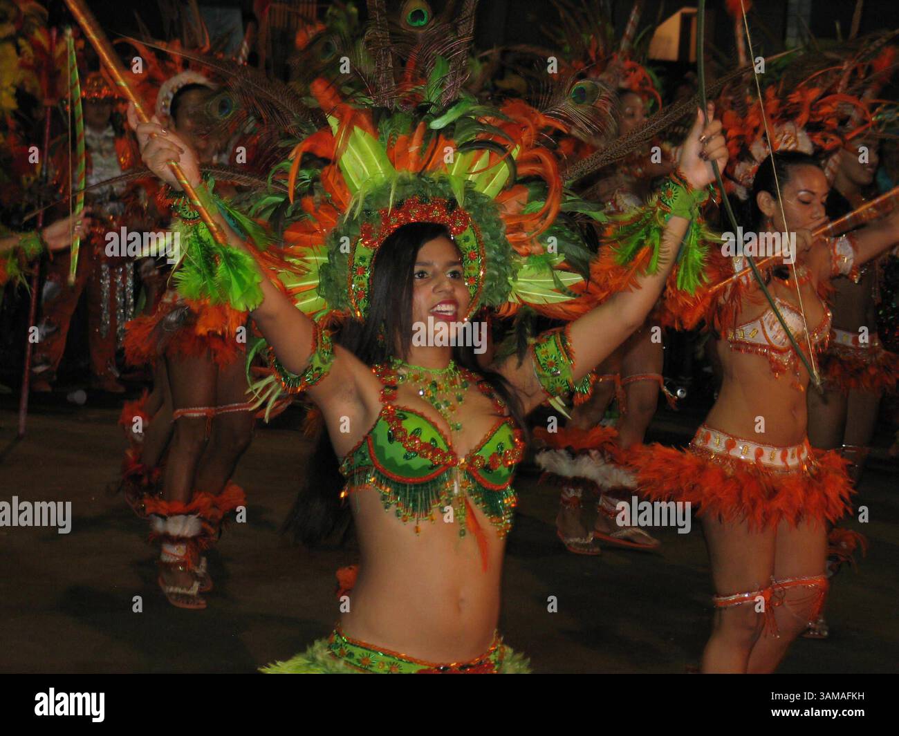 30 giugno 2007 - Stati Uniti - il gruppo Bumba-Meu-Boi de Morros si esibisce il 30 giugno 2007 in un festival a Sao Luis, in Brasile, dove la gente ripropone ogni anno una storia dell'era della schiavitù che molti dicono rifletta le attuali realtà tristi. Questo gruppo ha aperto la strada a un modo più appariscente e orientato ai giovani di raccontare la storia. (Jack Chang/MCT) (immagine di credito: © Jack Chang/mct/ZUMAPRESS.com) Foto Stock