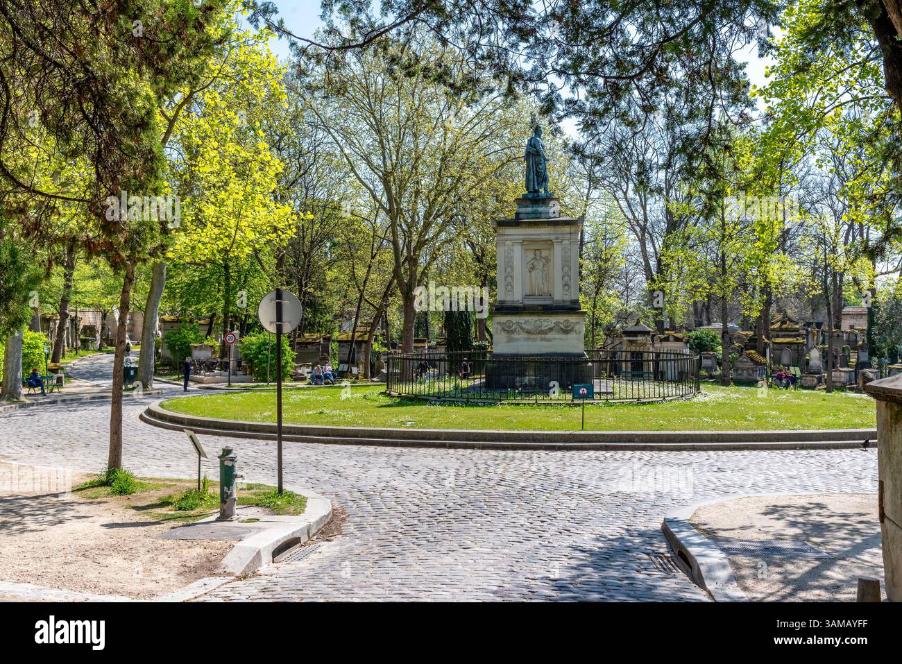 Statua di Casimir Perier nel cimitero di Père Lachaise nel XX arrondissement di Parigi Foto Stock