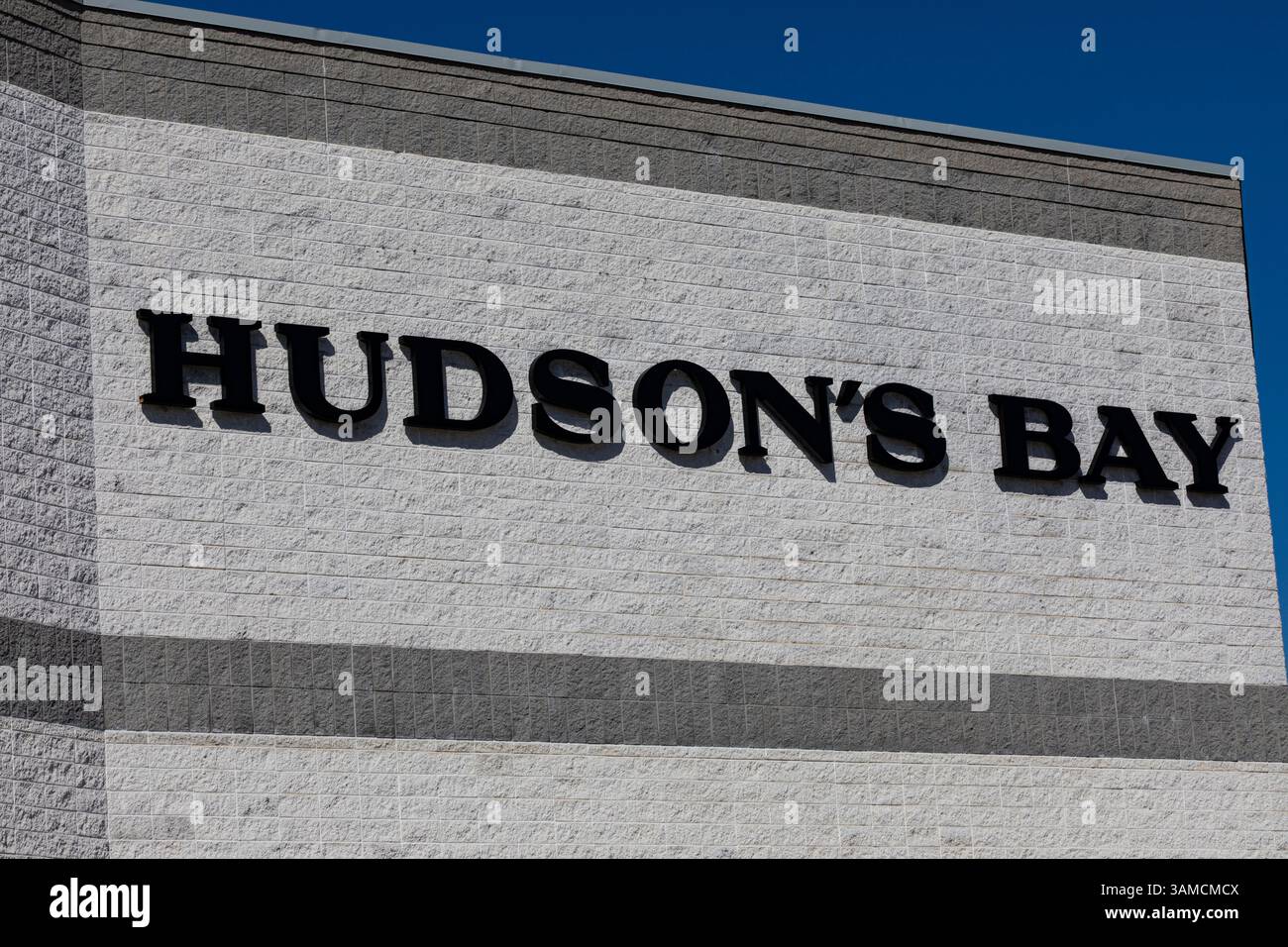 Il negozio di Hudson Bay a Cambridge, Ontario Canada, chiuderà ad aprile 2025. Foto Stock