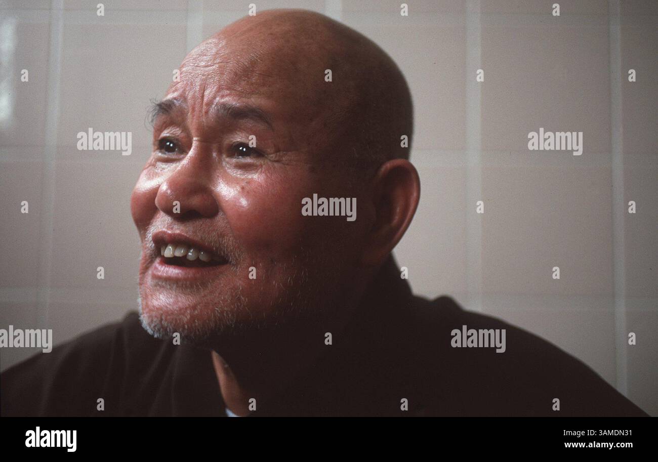 20 feb. 2000 - Stati Uniti - KRT NOTIZIA americana SLUGGED: VIETMONK KRT FOTOGRAFIA DI JIM GENSHEIMER/SAN JOSE MERCURY NEWS (KRT16- 7 marzo) monaco buddista Thich Quang Do, un monaco dissidenti a ho chi Minh City. Il 72enne Do è stato proposto come possibile candidato per il Premio Nobel per la pace di quest'anno, uno sforzo sostenuto da 29 membri del Congresso degli Stati Uniti e da circa 200 legislatori e accademici provenienti da tutto il mondo. (SJ) AP PL KD BL 2000 (Horiz) (lde) (immagine di credito: © San Jose Mercury News/mct/ZUMAPRESS.com) Foto Stock