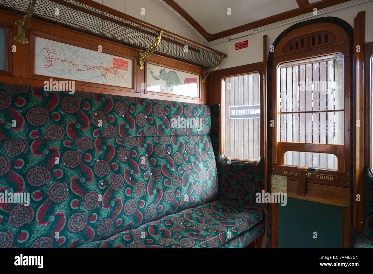 Una carrozza passeggeri di terza classe sulla Bluebell Railway, East Sussex, Regno Unito Foto Stock