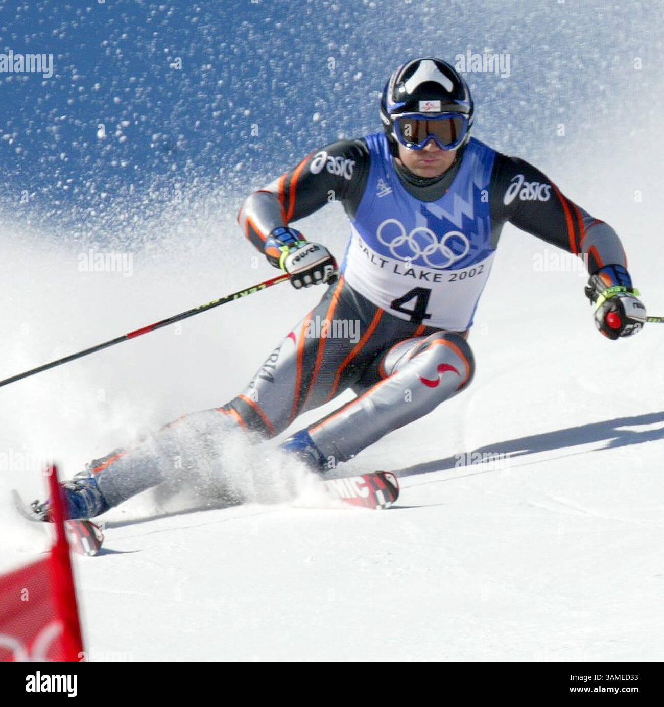 21 febbraio 2002 - Stati Uniti - KRT STORIA DI SPORT SLUGGED: OLY-ALPINE-GIANT KRT FOTOGRAFIA DI RON JENKINS/FORT WORTH STAR-TELEGRAM (DALLAS OUT) (21 febbraio) PARK CITY, UT--- Medaglia d'oro Stephan Eberharter, dell'Austria, scia la sua prima corsa dello Slalom gigante maschile delle Olimpiadi invernali 2002 a Park City, Utah giovedì 21 febbraio 2002. (FT) NC KD BL 2002 (Horiz) (smd) (immagine di credito: © Fort Worth Star-Telegram/mct/ZUMAPRESS.com) Foto Stock