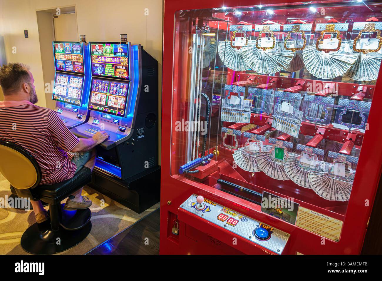 Bahamas, crociera norvegese NCL nave Breakaway da 11 giorni nei Caraibi orientali, a bordo interno, casinò con gioco d'azzardo, Breakaway CAS Foto Stock