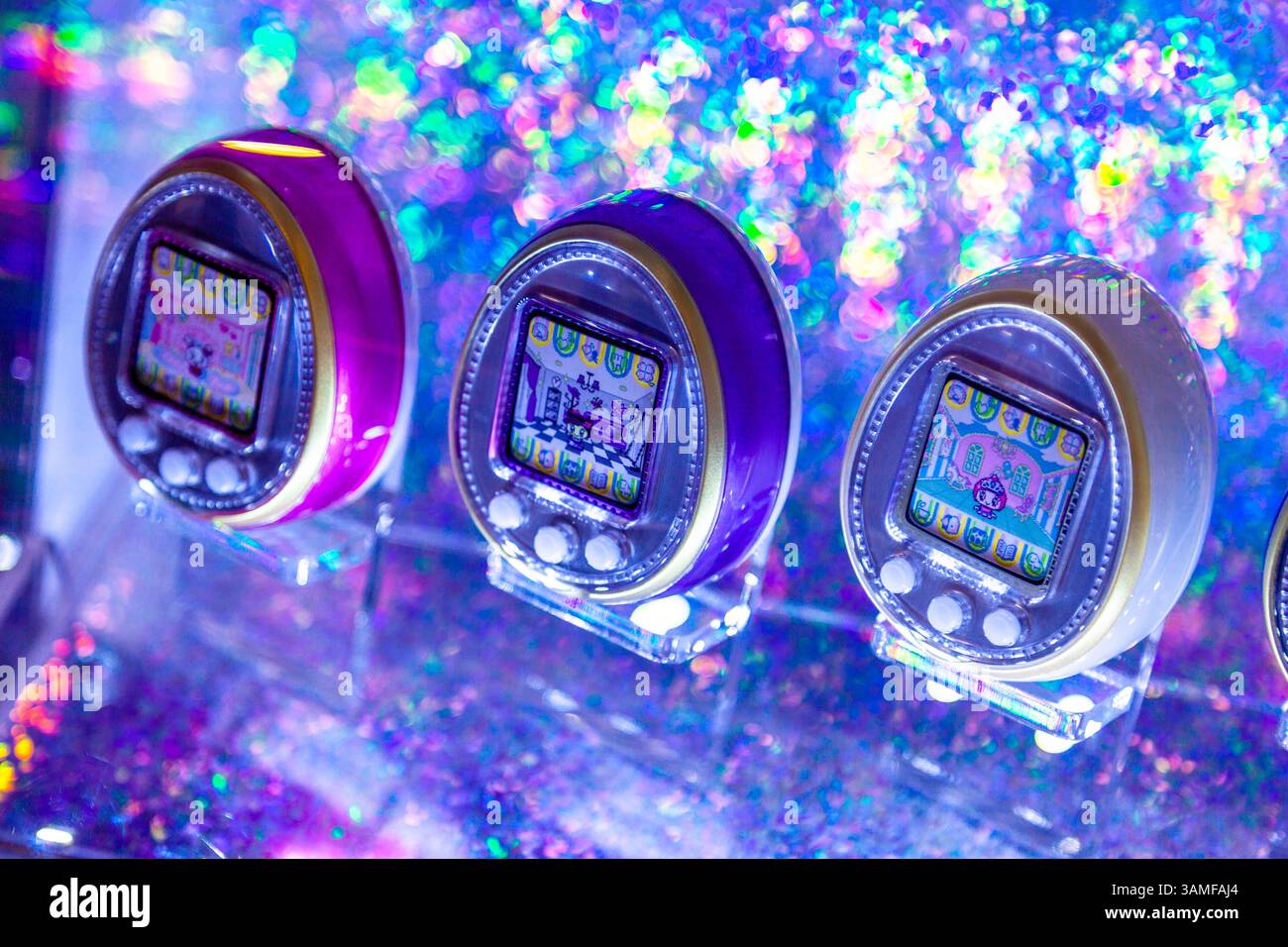 Giocattoli tamagochi retrò in un negozio di Harajuku, Shibuya, Tokyo, Giappone Foto Stock