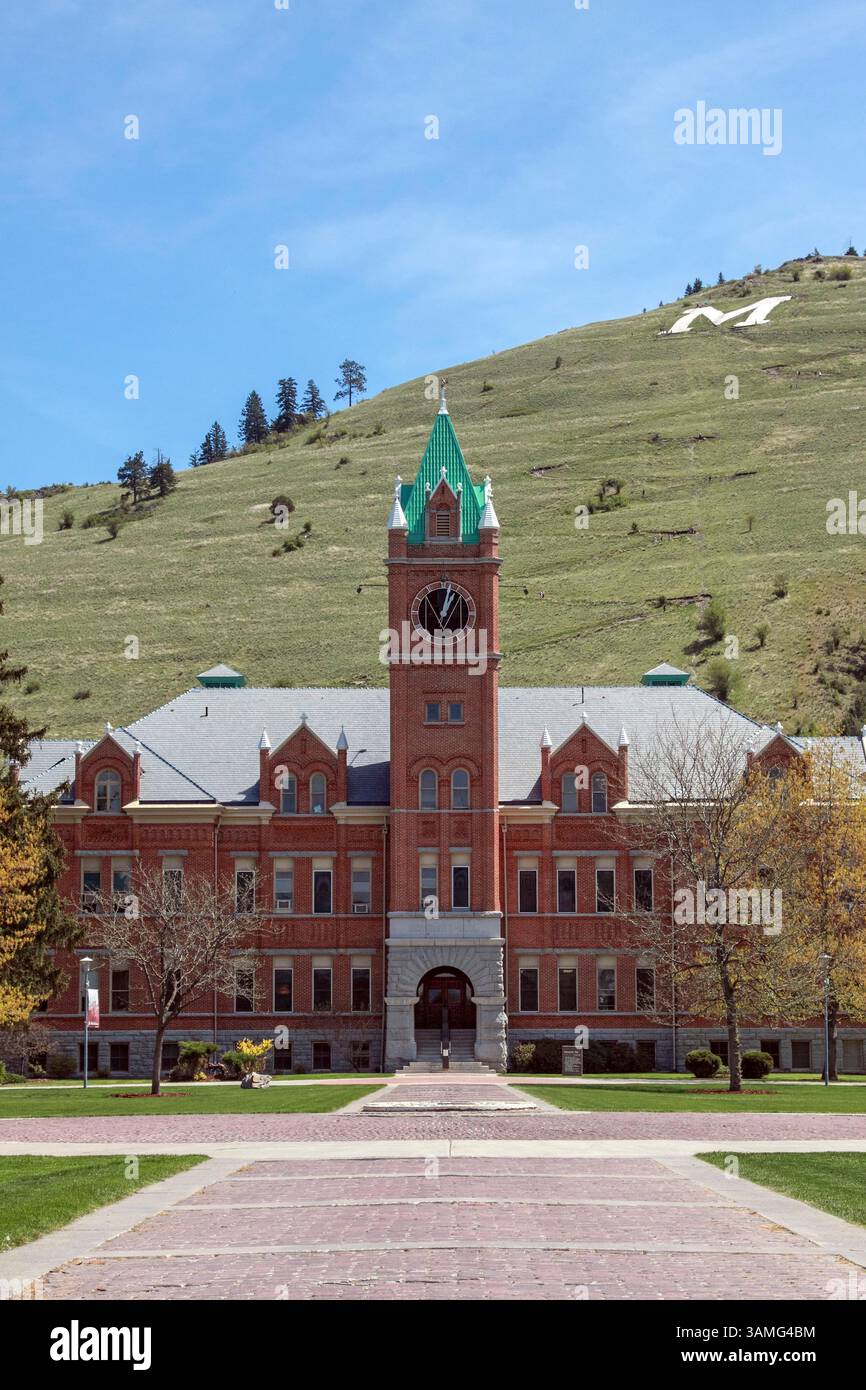 11 maggio 2012 - Missoula, Montana, Stati Uniti - University Hall, The Oval e la "M" sul Monte Sentinel presso il campus principale dell'Università del Montana a Missoula, Montana. (Immagine di credito: © Keith Crowley/ZUMA Wire/ZUMAPRESS.com) Foto Stock
