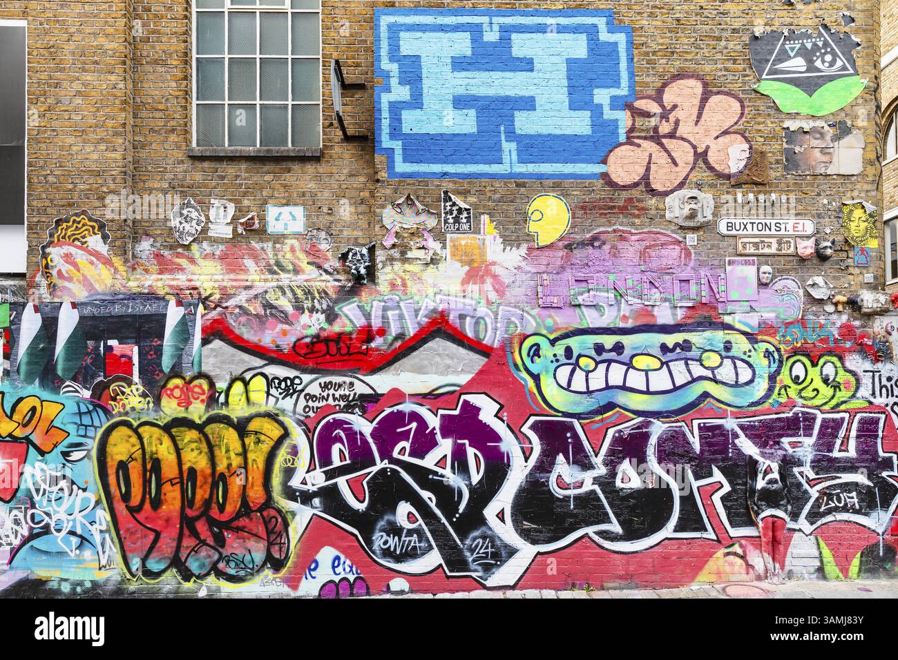 Street Art in Buxton Street, East End, Londra, Inghilterra, Regno Unito, Londra, Inghilterra meridionale, Regno Unito, Europa Foto Stock