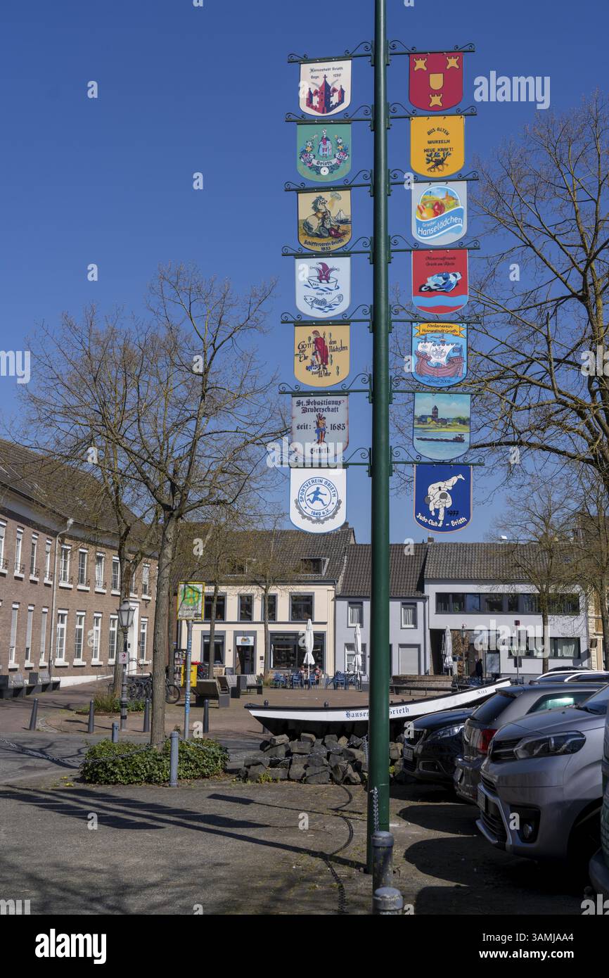 La Place Grieth am Niederrhein appartiene a Kalkar, Hansestadt, Marktplatz, Goldenbaum, Renania settentrionale-Vestfalia, Germania, Europa Foto Stock