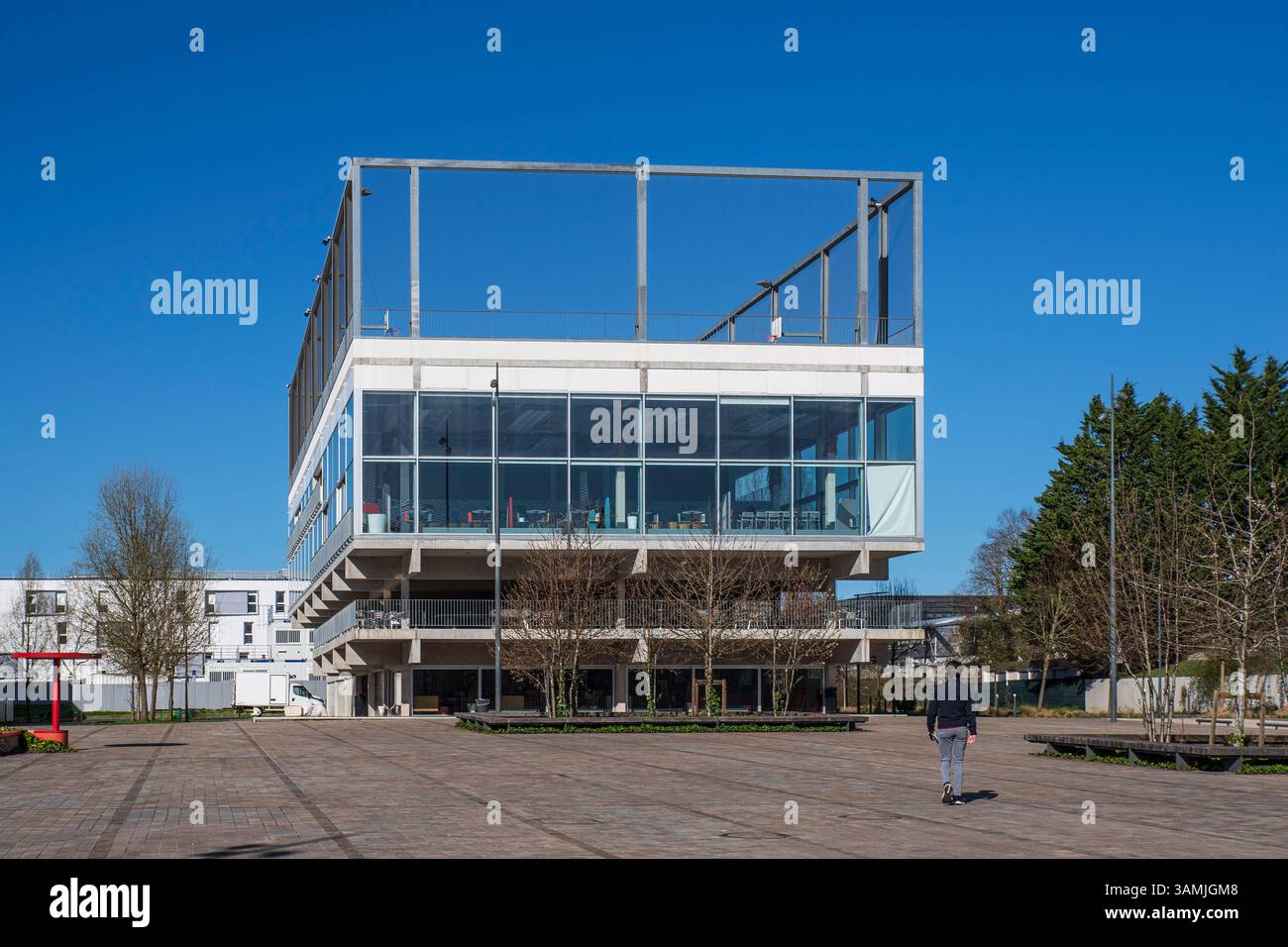 Dettaglio dell'architettura di un moderno edificio residenziale o di uffici Foto Stock