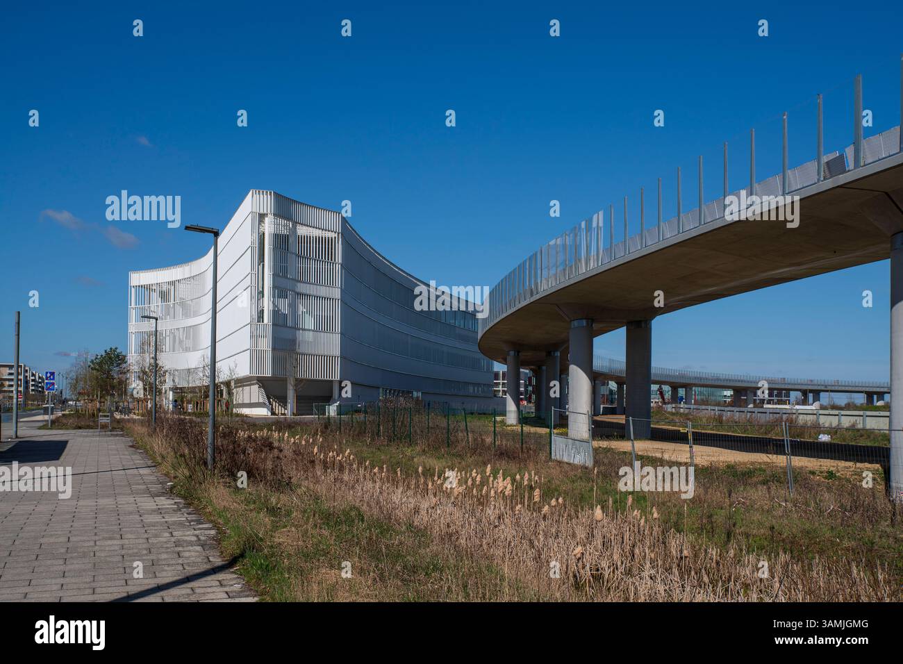 Dettaglio dell'architettura di un moderno edificio residenziale o di uffici Foto Stock