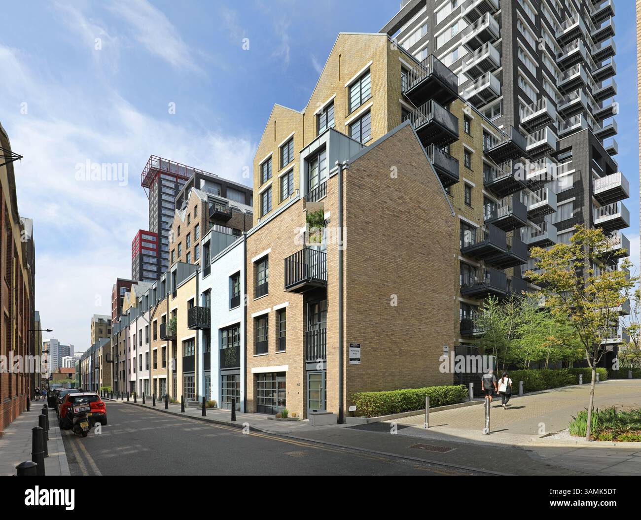 Nuovo sviluppo residenziale al Trinity Buoy Wharf, Canning Town, Londra Regno Unito. Mostra le case su Orchard Place Foto Stock