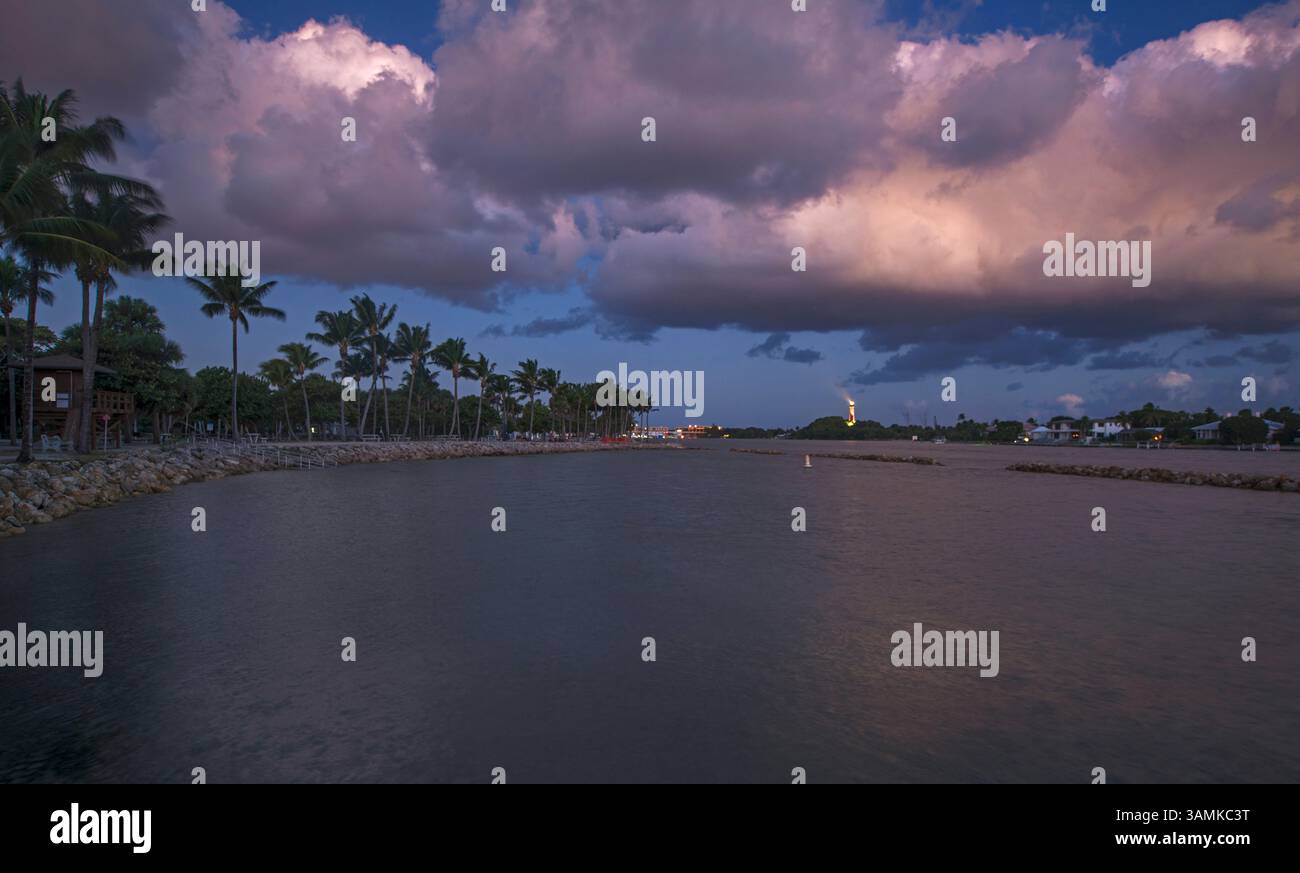 Sunset overÂ LoxahatcheeÂ River, River Bend Park, Florida, Stati Uniti Foto Stock