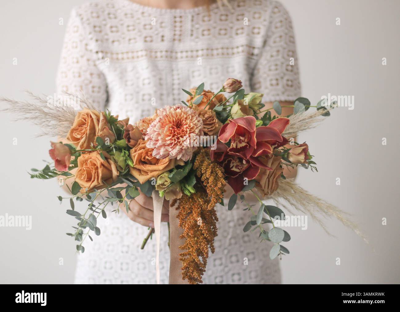 bouquet nuziale boho per il matrimonio autunnale Foto Stock