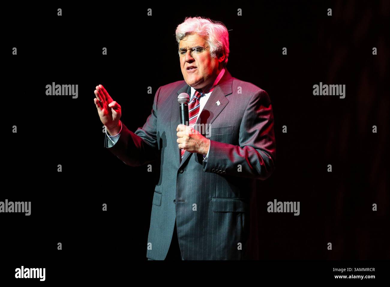 28 marzo 2014 - Durham, Carolina del Nord, U. S - JAY LENO porta il suo tour del 2014 al Durham Performing Arts Center di Durham, North Carolina. (Immagine di credito: © Andy Martin Jr./ZUMAPRESS.com) Foto Stock