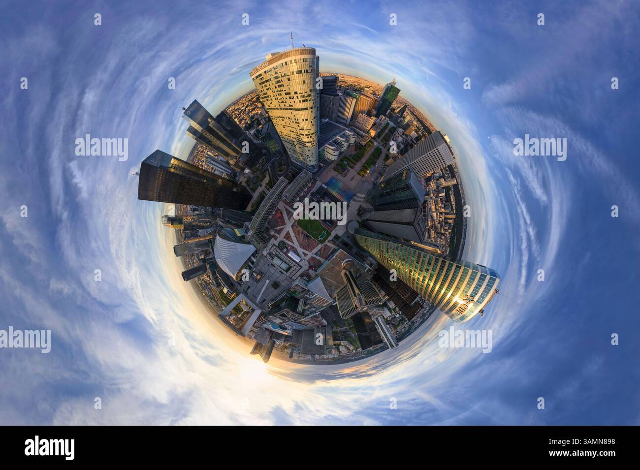 Vista aerea panoramica a 360 gradi di la Defense, quartiere finanziario di Parigi, Francia. Foto Stock