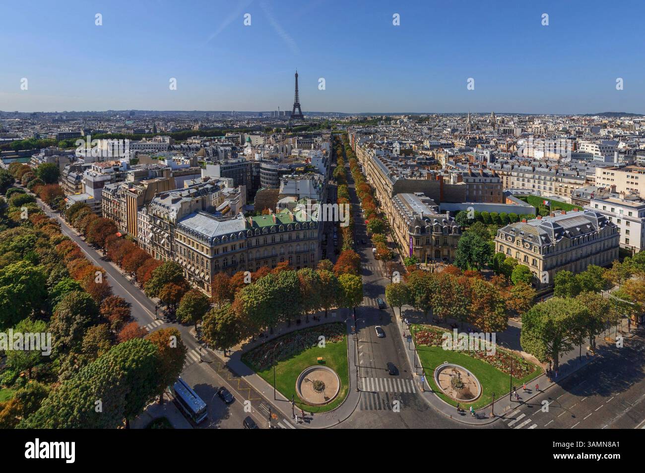 Vista aerea panoramica della Torre Eiffel nel centro di Parigi, Parigi, Francia. Foto Stock