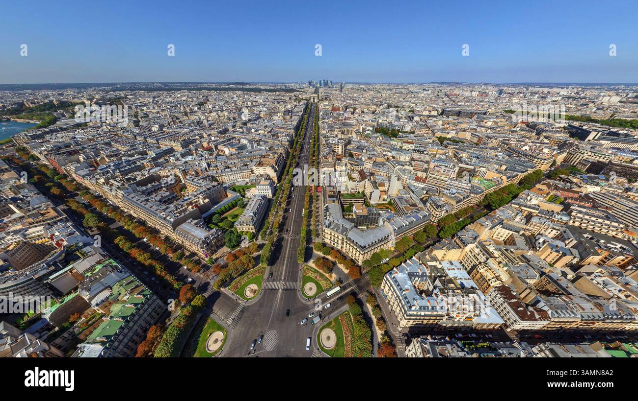 Vista aerea panoramica di una rotatoria sugli Champs Elysees, Parigi, Francia. Foto Stock