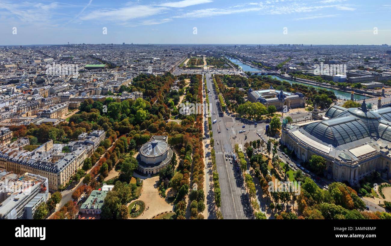 Vista aerea panoramica di Rond Point des Champs Elysees, Parigi, Francia. Foto Stock