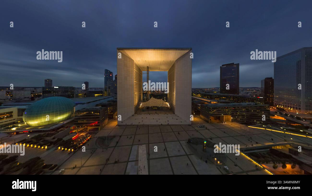 Vista aerea panoramica di la Defense, quartiere finanziario di Parigi, Francia. Foto Stock