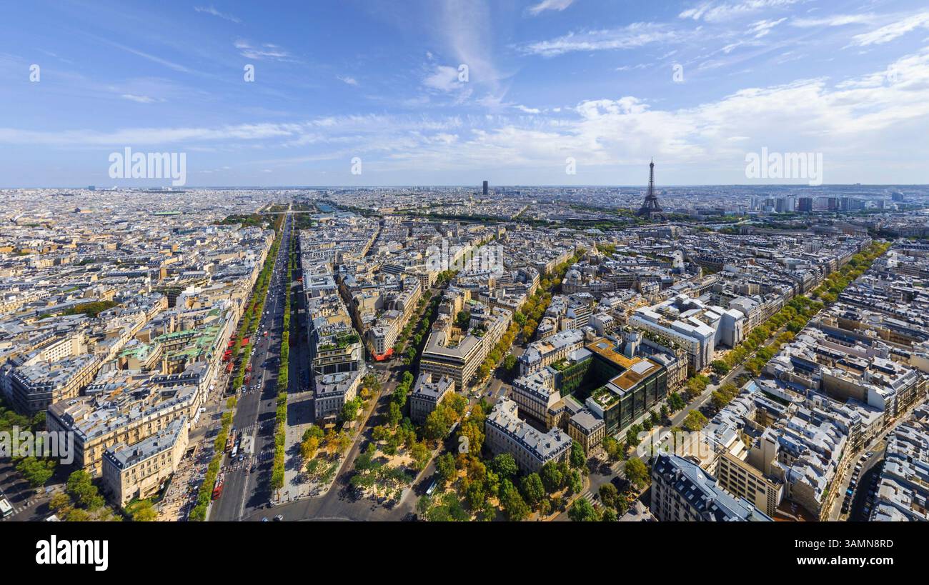 Vista aerea panoramica del centro di Parigi lungo la Senna, Parigi, Francia. Foto Stock