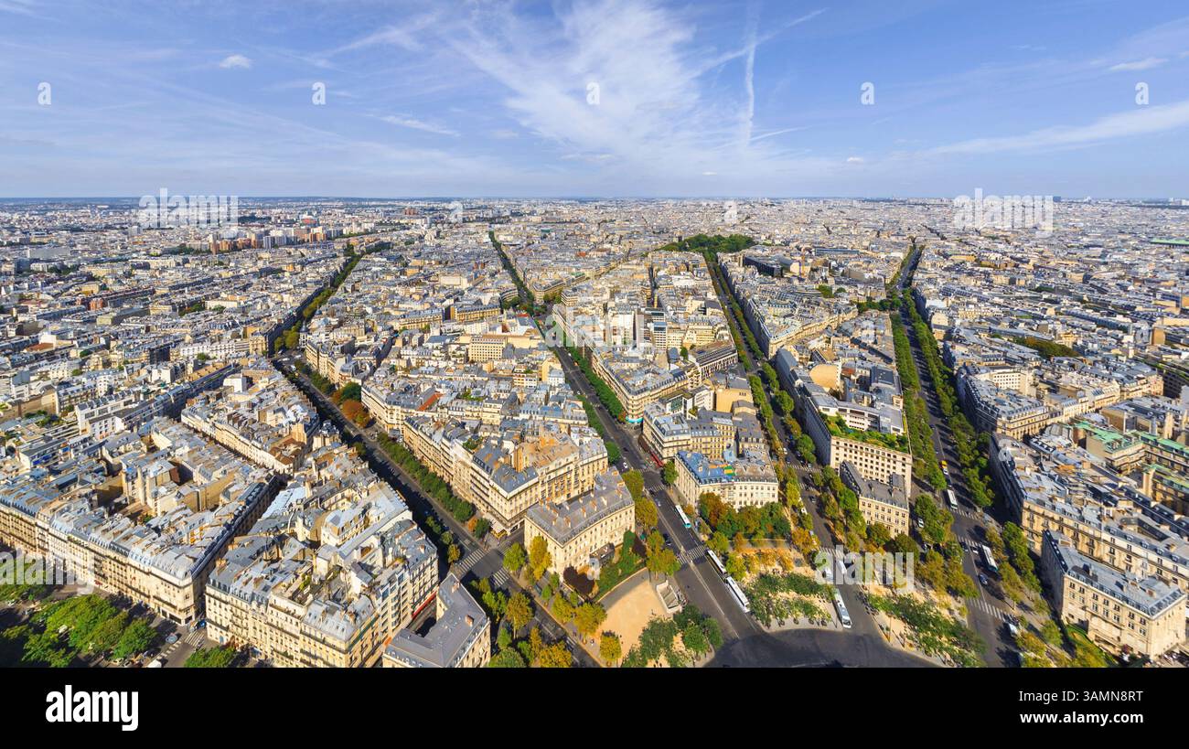Vista aerea panoramica del centro di Parigi lungo la Senna, Parigi, Francia. Foto Stock