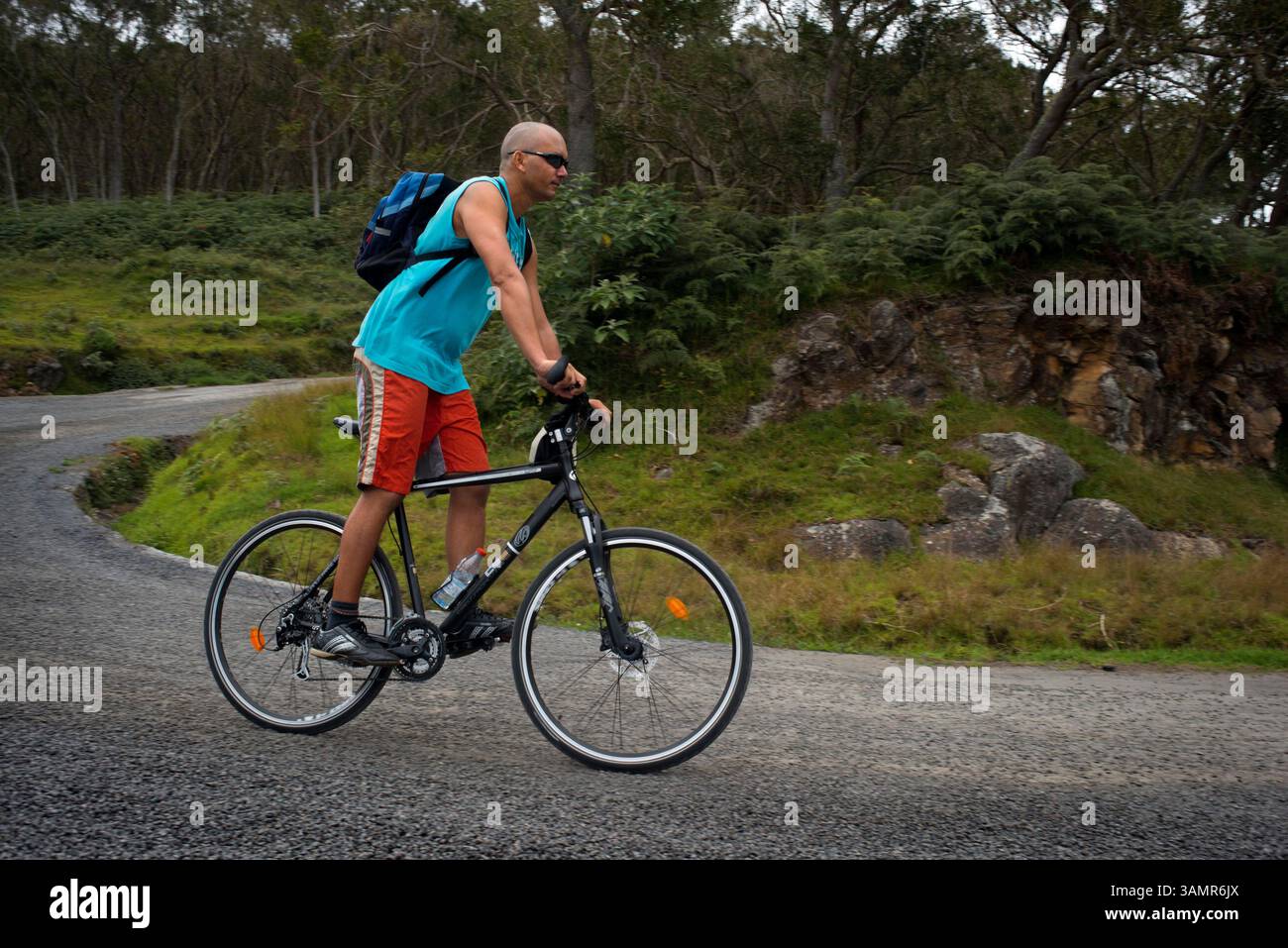 17 aprile 2013 - Reunion Island, Francia - Downhill in mountain bike tra le montagne e il monte Mafate Maido. Reunion è un'isola francese con una popolazione di circa 840.974 abitanti e si trova nell'Oceano Indiano, ad est del Madagascar. (Immagine di credito: © Sergi Reboredo/ZUMA Wire/ZUMAPRESS.com) Foto Stock