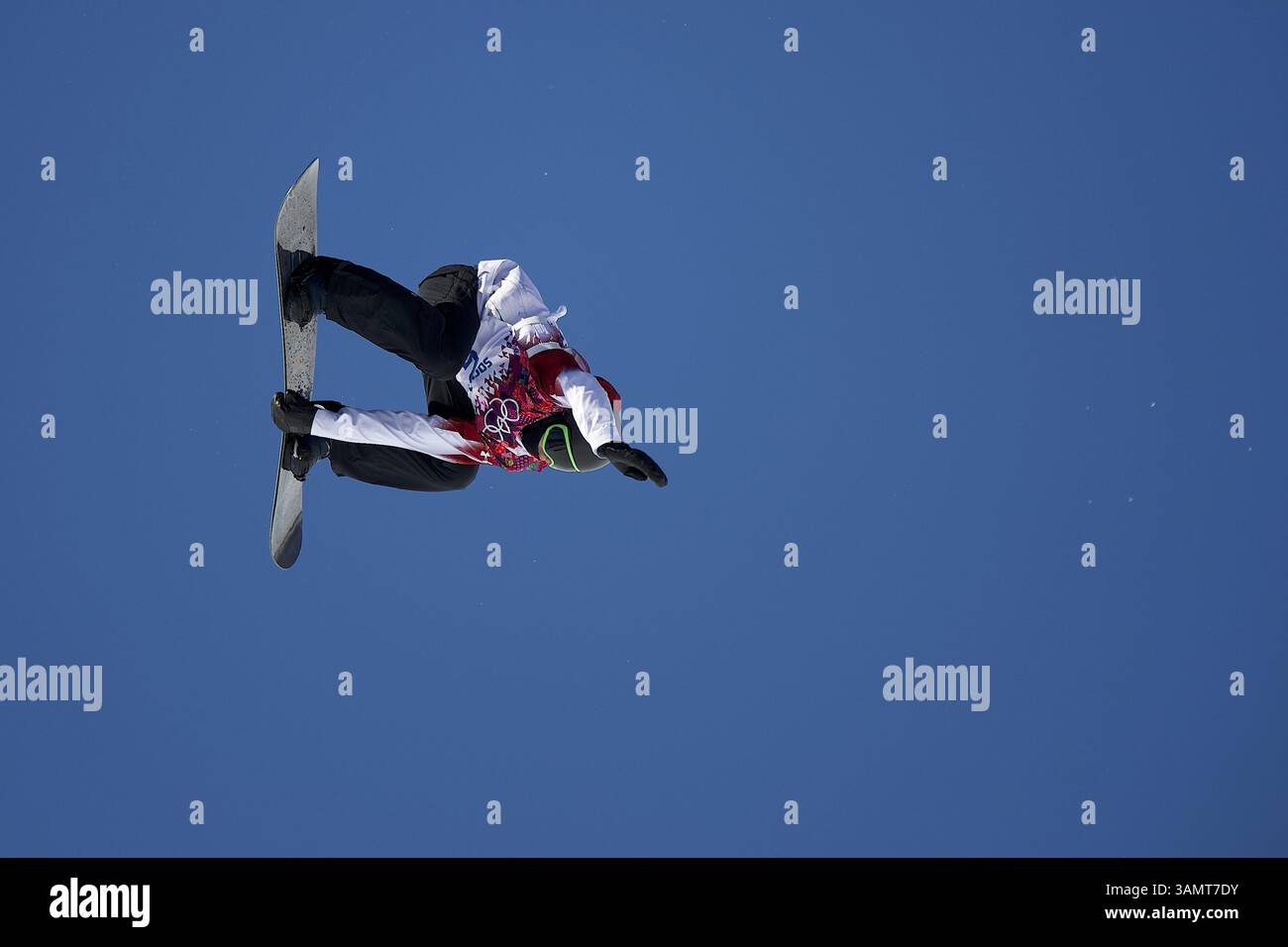 8 febbraio 2014 - Sochi, Russia - Mark McMorris (CAN) partecipa alla finale di Snowboard Slopestyle maschile alle Olimpiadi invernali 2014 di Sochi. (Immagine di credito: © Troy Wayrnen/ZUMAPRESS.com) Foto Stock