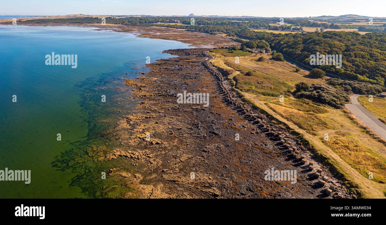 Vista aerea con drone di Longniddry, East Lothian, Scozia, Regno Unito. Foto Stock