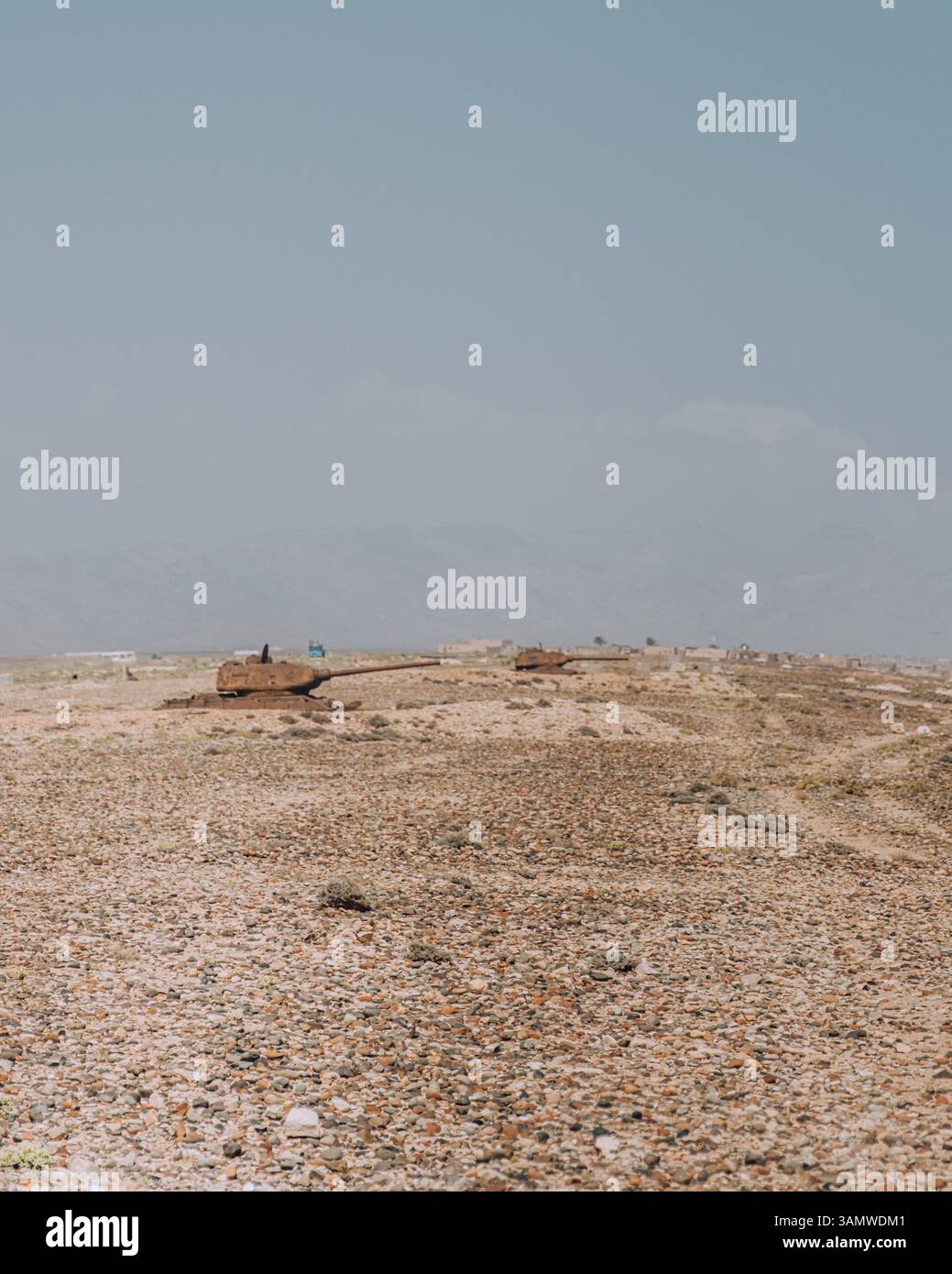 Carri armati sovietici naufragano nell'isola di Socotra, Yemen Foto Stock