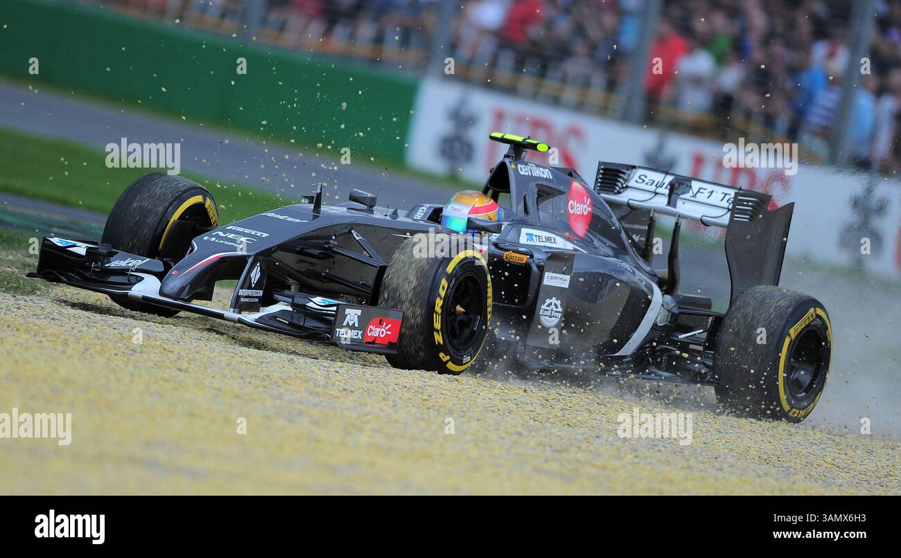 15 marzo 2014 - Melbourne, Victoria, Australia - Adrian Sutil (GER) della Sauber alla guida di una Ferrari 059/3 guida nella trappola di sabbia alla curva 9 durante le qualifiche del terzo giorno del Gran Premio d'Australia di Formula 1 2014, Melbourne, Australia. (Immagine di credito: © Theo Karanikos/ZUMAPRESS.com) Foto Stock