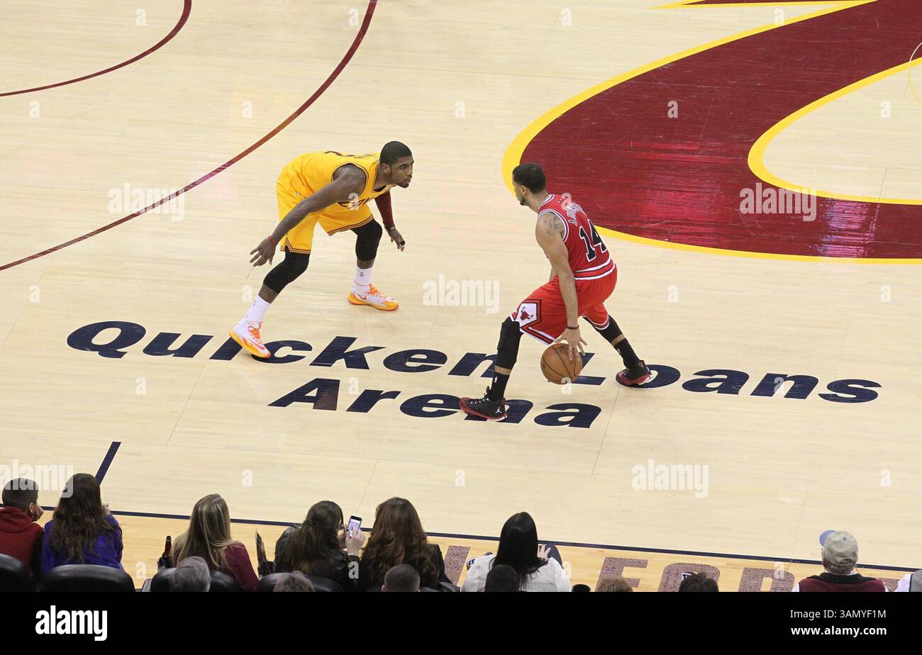 22 gennaio 2014 - Cleveland, OH, USA - i Cleveland Cavaliers affrontano i Chicago Bulls in una partita alla Quicken Loans Arena mercoledì 22 gennaio 2014, a Cleveland, Ohio, prima che l'arena subisca un rapido cambiamento in un'arena di hockey. (Immagine di credito: © Phil Masturzo/MCT/ZUMAPRESS.com) Foto Stock