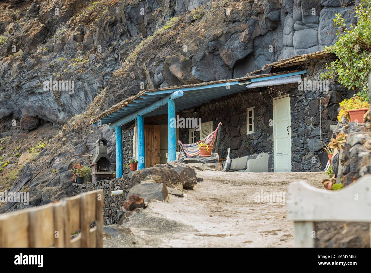 Villaggio di Pozo de Los Calcosos sulla costa dell'isola di El Hierro nelle Isole Canarie, Spagna Foto Stock