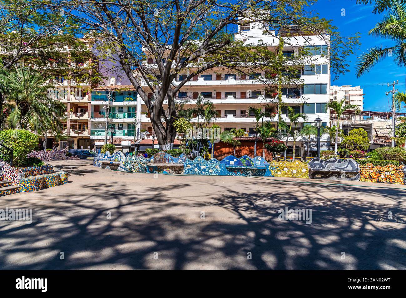 Una vista sul Parco Lazaro Cardenas a Puerto Vallarta nelle prime ore della primavera Foto Stock