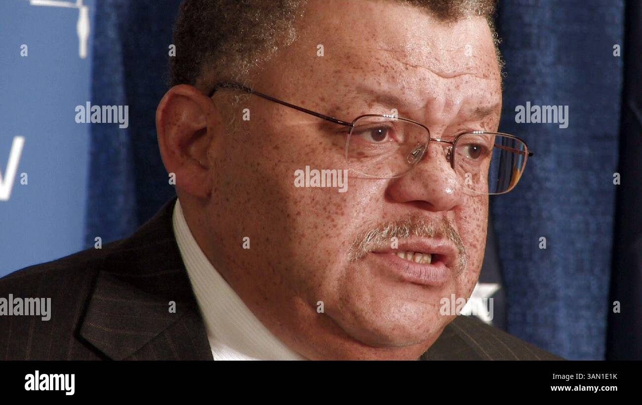 15 novembre 2007 - il sindaco eletto di Filadelfia Michael Nutter annuncia che Charles H. Ramsey sarà Commissario della polizia di Filadelfia, Pennsylvania, giovedì 15 novembre 2007. Ramsey era in precedenza il capo della polizia di Washington D.C. (David Swanson/Philadelphia Inquirer/MCT) (immagine di credito: © David Swanson/MCT/ZUMAPRESS.com) Foto Stock