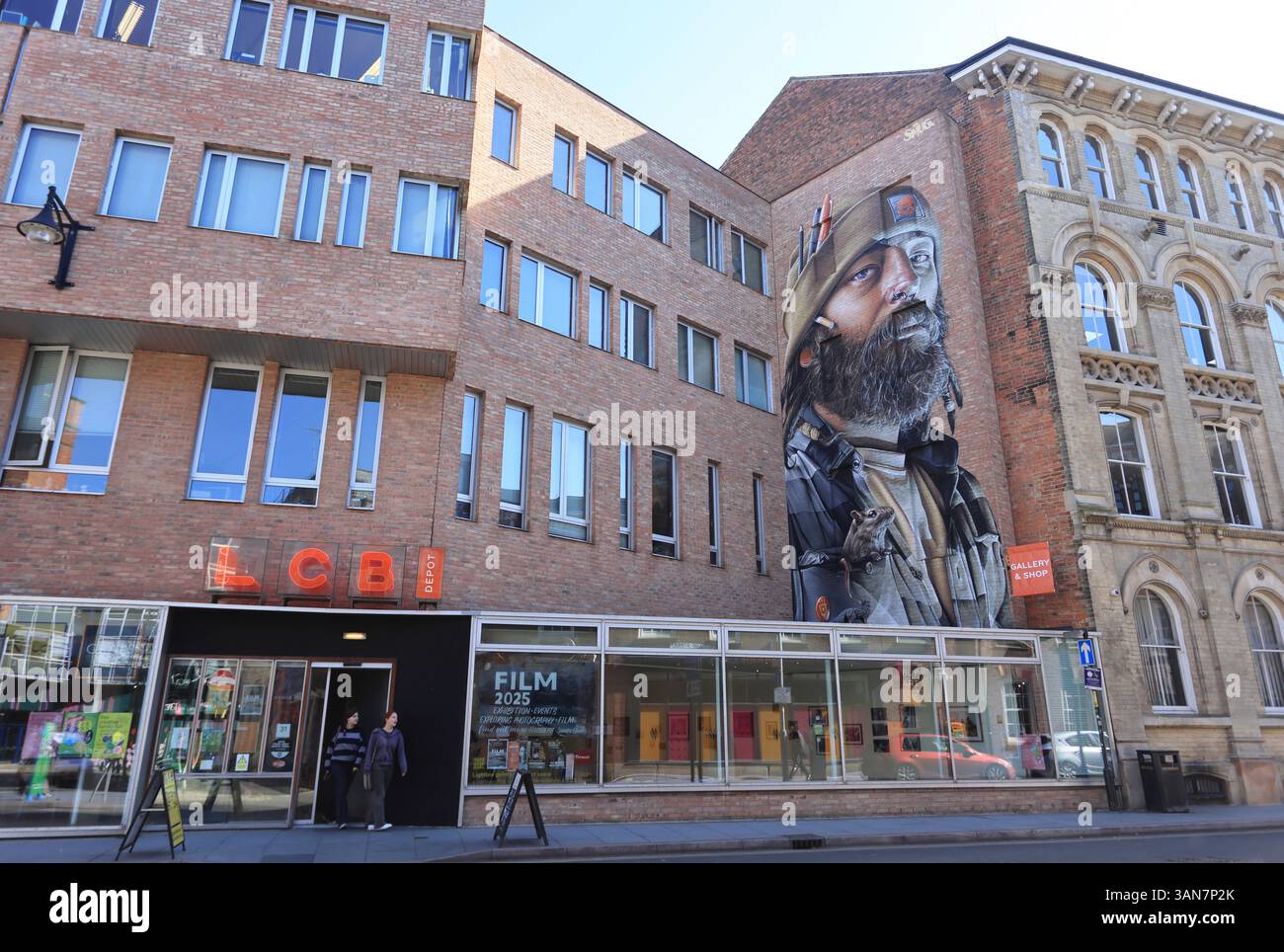 LCB Depot, Creative Industries Hub con caffetteria, libreria, mostre, spazio di lavoro ed eventi, in Rutland St, nel quartiere culturale St George di Leicester. Foto Stock