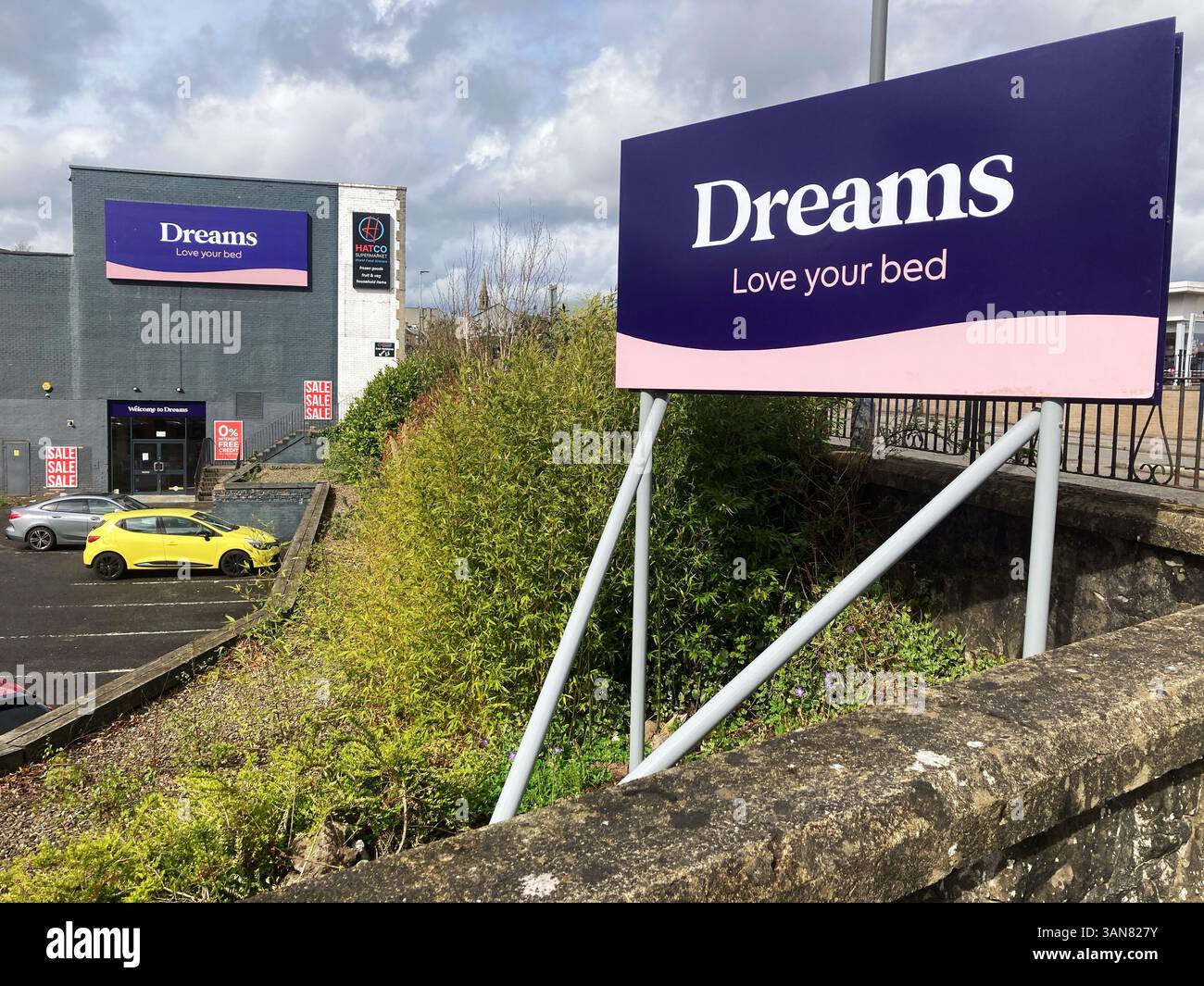 Dreams Limited, rivenditore e produttore di letti, outlet a Falkirk, Scozia - Immagine stock catturata con smartphone