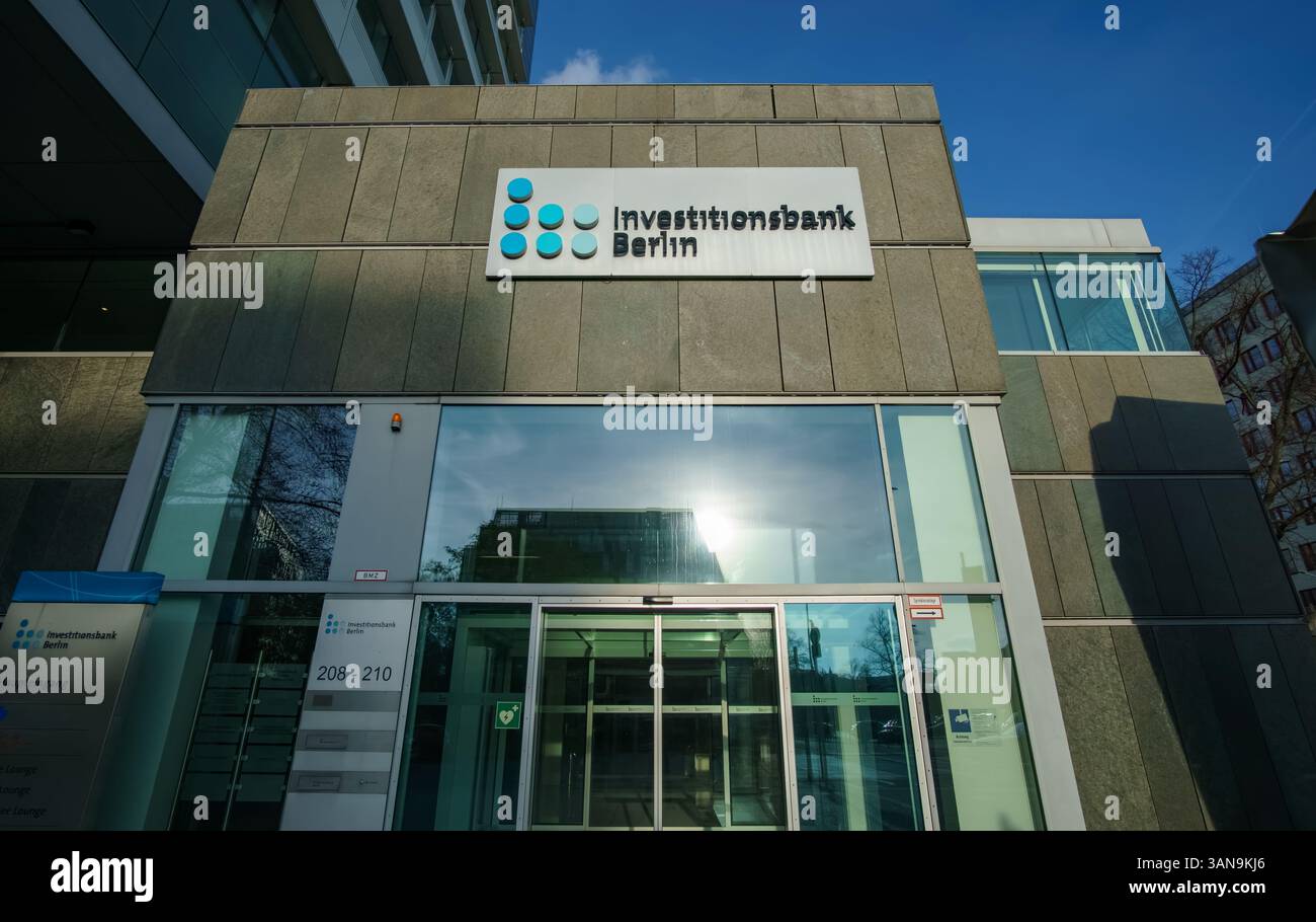 Sede della Investitionsbank Berlin (IBB) – moderna istituzione finanziaria nella capitale tedesca Foto Stock