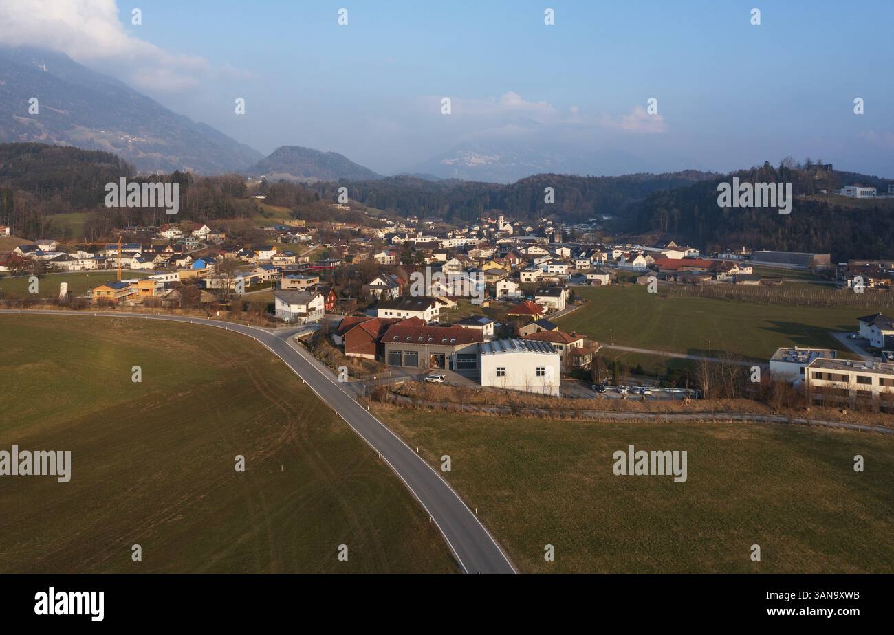 Immagine droni, edifici residenziali, zona residenziale, Schlins, Walgau, Vorarlberg, Austria, Europa Foto Stock