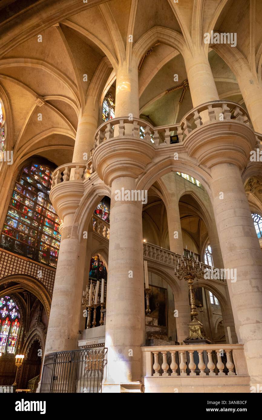 Francia, Parigi, quartiere Latino, Rue Clovis, Eglise Saint-Etienne-du-Mont, chiesa, pilastri e soffitto a volta Foto Stock