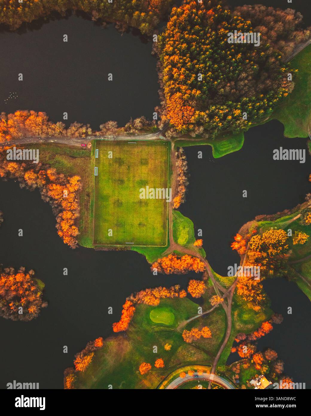 Veduta aerea di un campo da calcio a Rennes, regione della Bretagna, Francia. Foto Stock