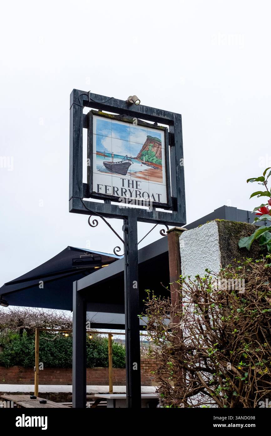 Cartello del pub Ferryboat, Shaldon, Devon, Regno Unito Foto Stock